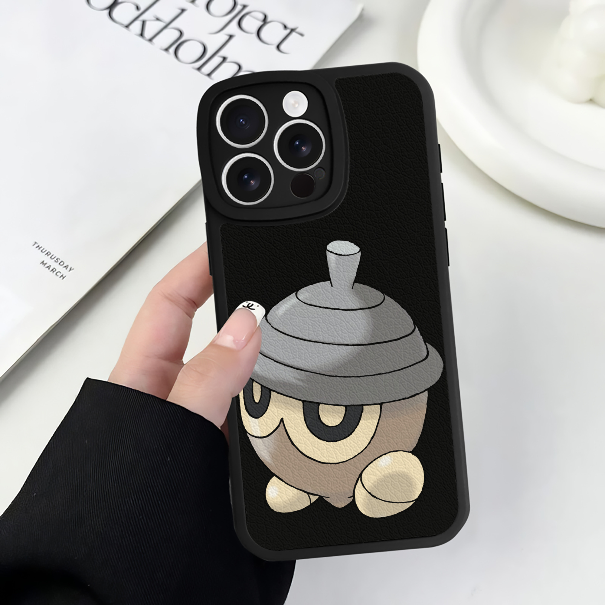 （画像用） ポケットモンスター Pokémon 【iPhone 16シリーズ対応】シリコンスマホケース（レザー調） 材質：シリコン